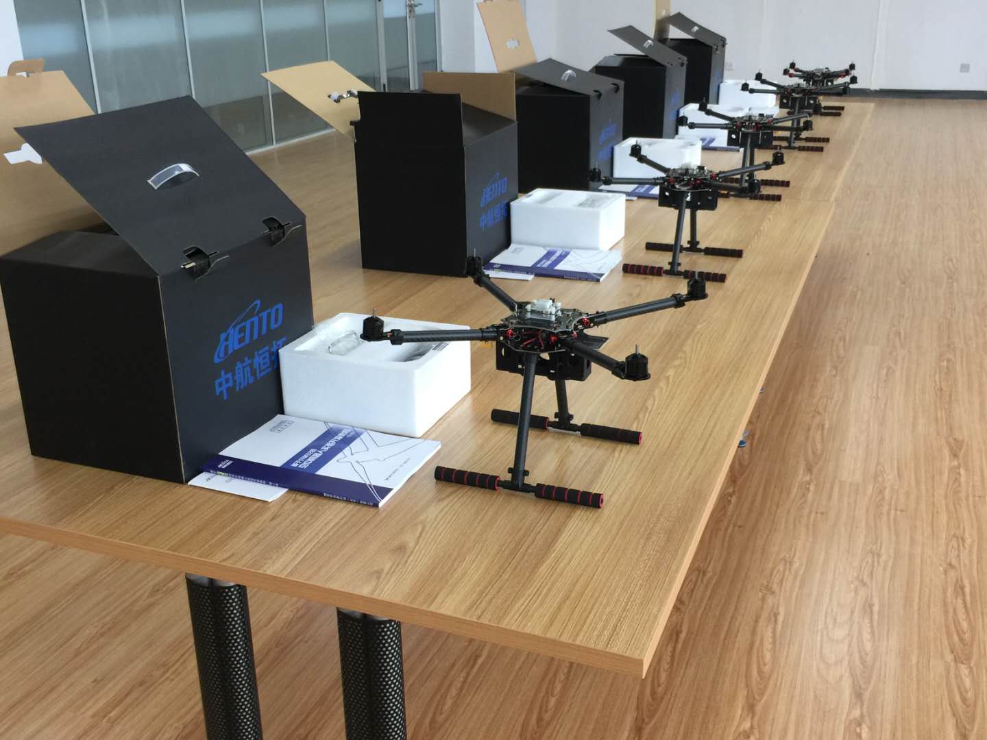 南京理工大学–无人机集群实验室建成